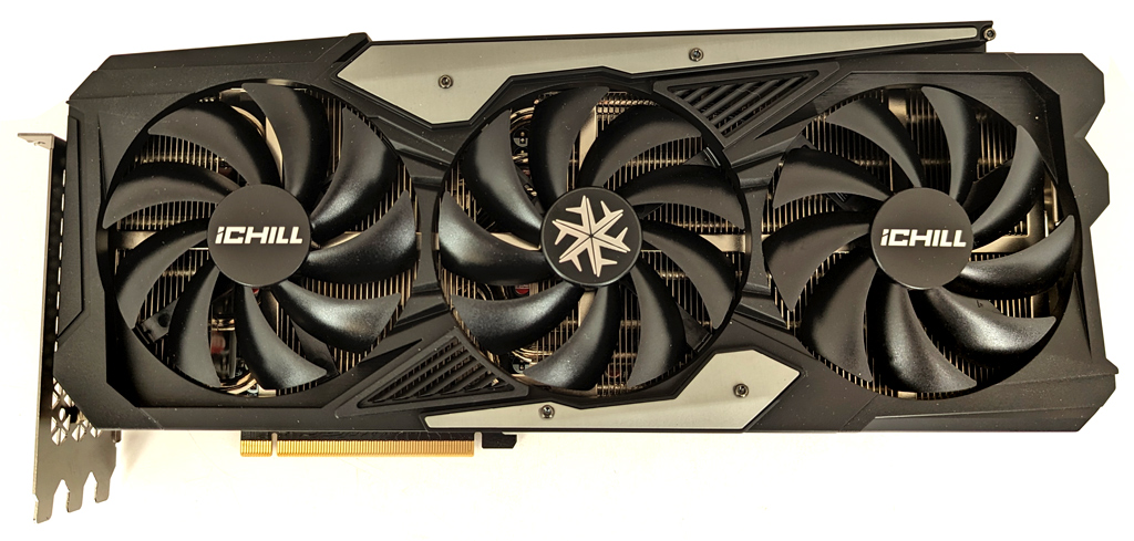 Drei Axial-Lüfter zeichnen sich für die Kühlung der GeForce-GPU verantwortlich.