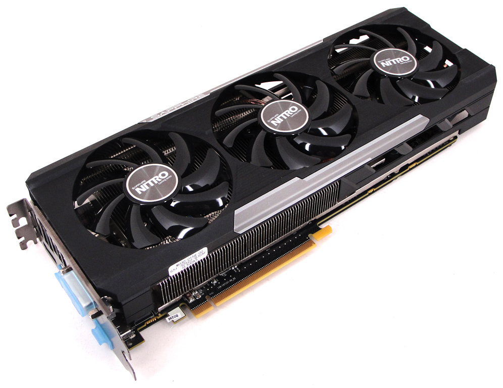 Setzt auf AMDs 28 nm Hawaii-GPU mit GCN 1.1: Sapphire Radeon R9 390 Nitro mit satten 8 GB GDDR5.