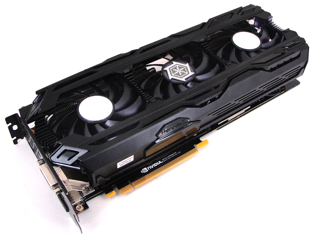 Der Kühler der Inno3D iChill GeForce GTX 1080 Ti X3 Ultra benötigt drei Slots Bauhöhe.