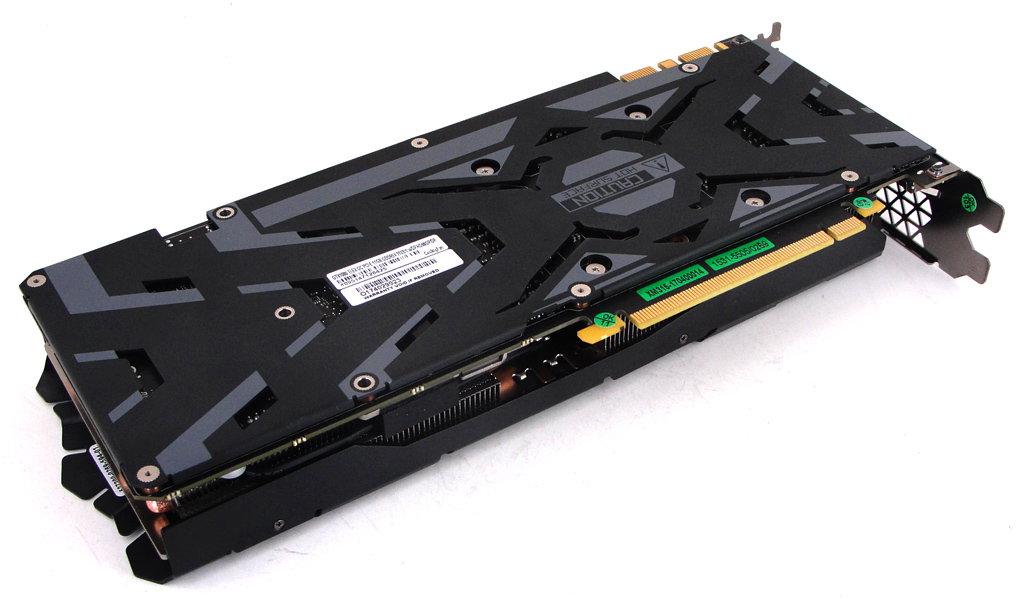 Die KFA2 GeForce GTX 1080 Ti EXOC setzt auf eine großflächige Backplate.