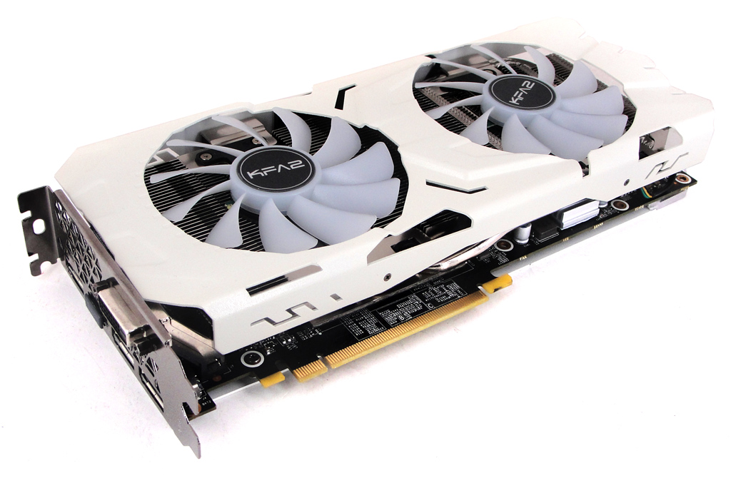 Eine einzelne GTX 1070 Ti EX-SNPR White ist nur zwei Slots hoch und damit sehr gut für SLI geeignet.